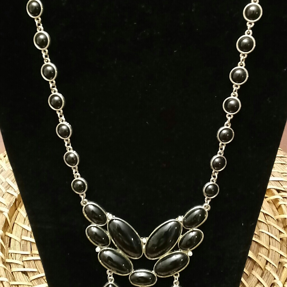 Necklaces - Picture 4 of 6